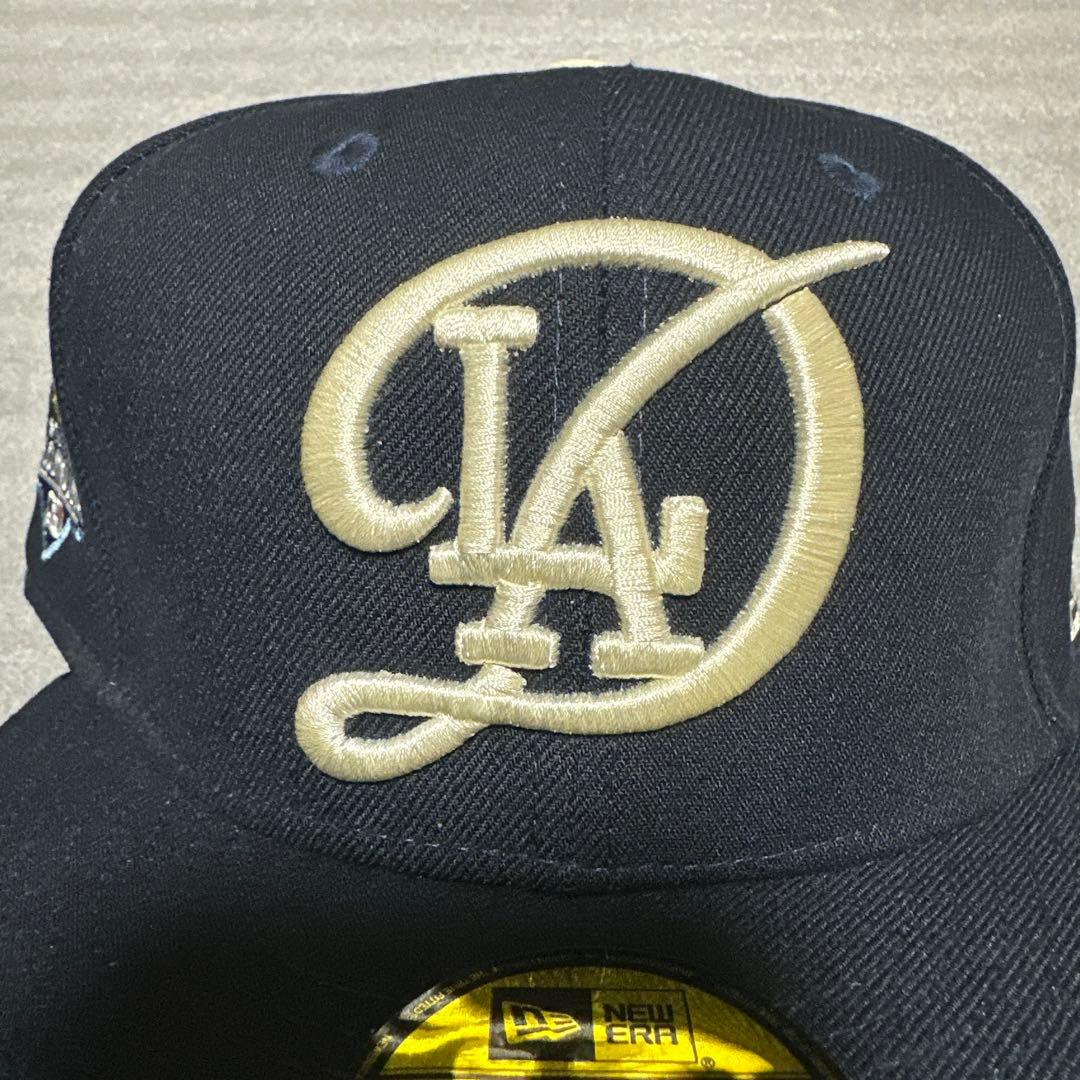 レア品　LA ドジャース　ベースボールキャップ　MLB NEWERA 紺色