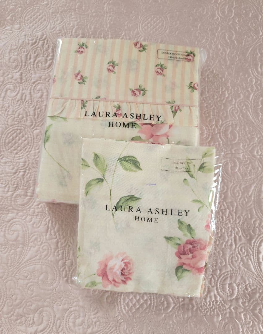 LAURA ASHLEYデュペカバー