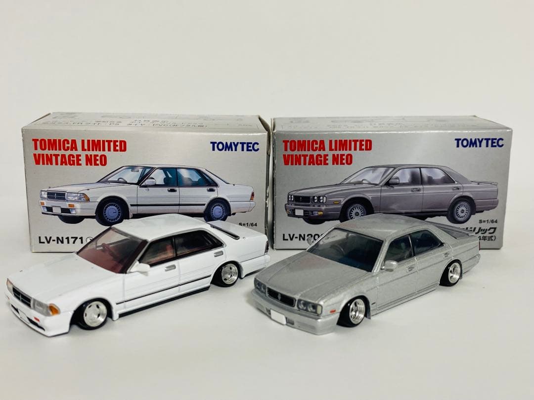 トミカ ヴィンテージ ニッサン セドリック カスタム 2台