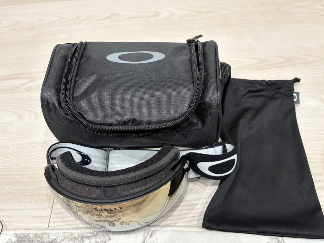 Oakley ゴーグル 収納ケース付き