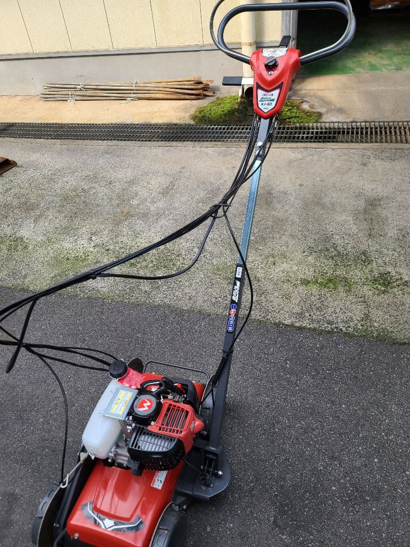 ビックM KJ-30 4WD 草刈機　芝刈　斜面　丸山　自走式　スパイダーモア