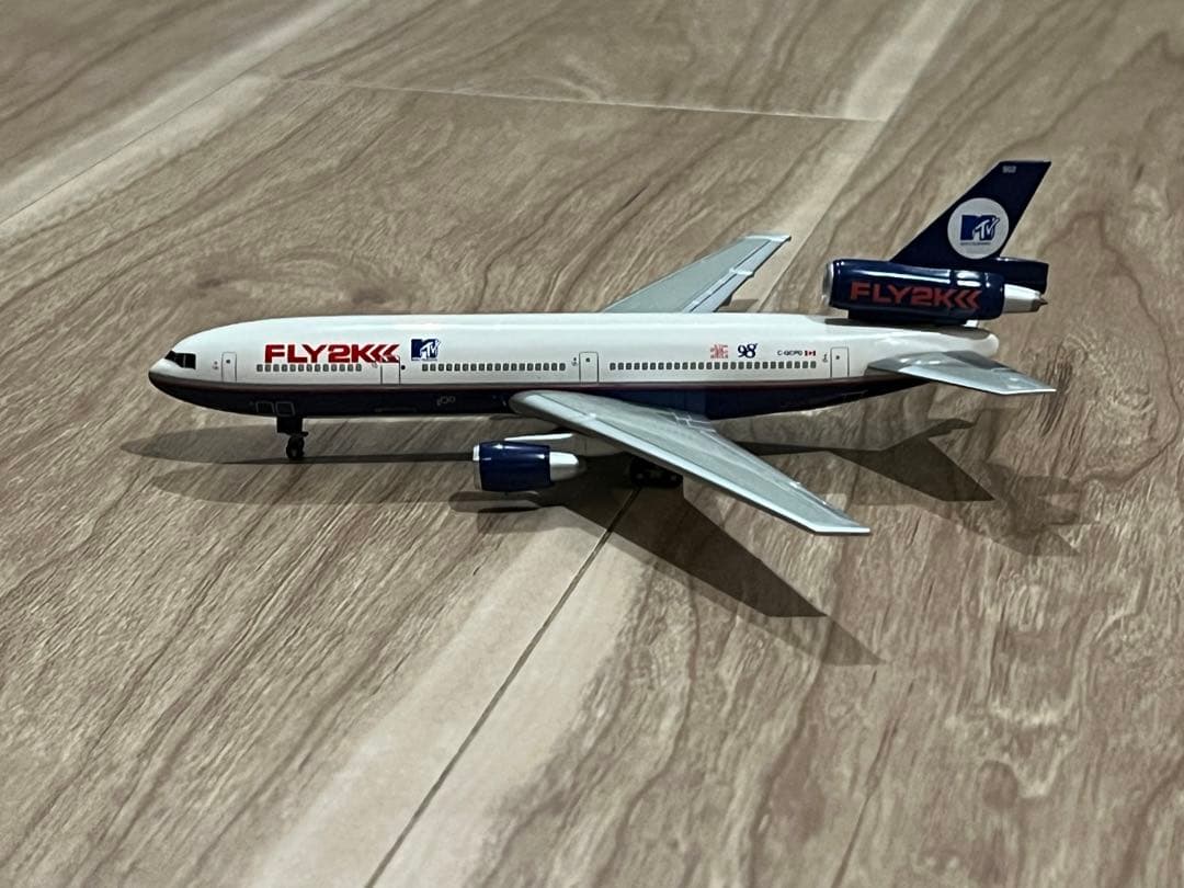 DRAGON カナディアン航空　DC-10-30 1/400 特別塗装機