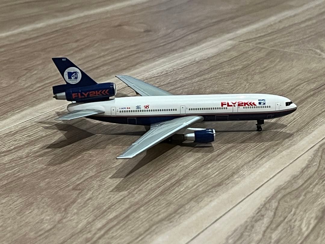 DRAGON カナディアン航空　DC-10-30 1/400 特別塗装機
