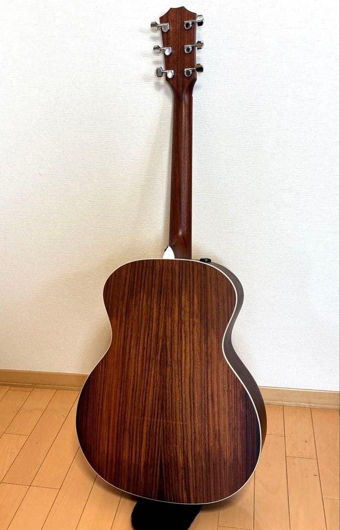 【取引成立済】Taylor アコースティックギター 214e
