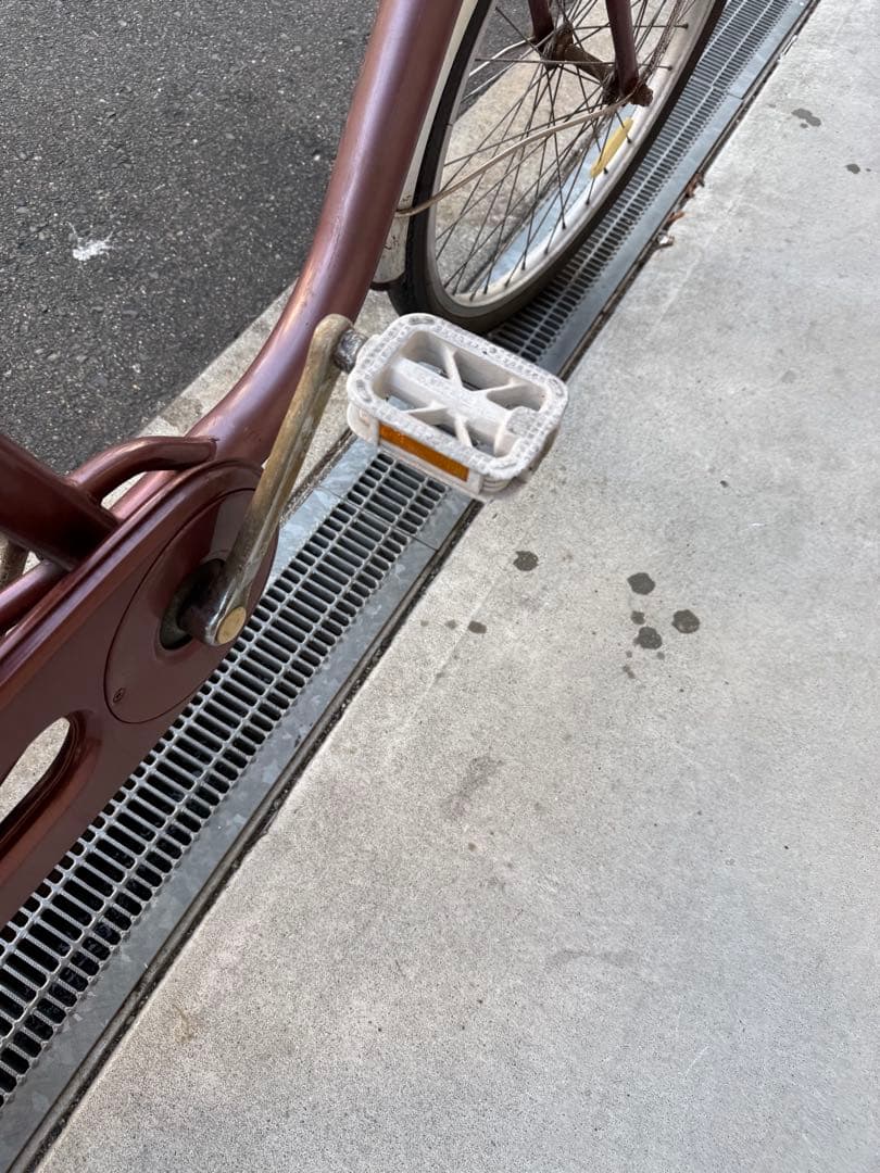 203 自転車 大阪市 【引取り限定】 美品 24インチ 足元乗りやすい