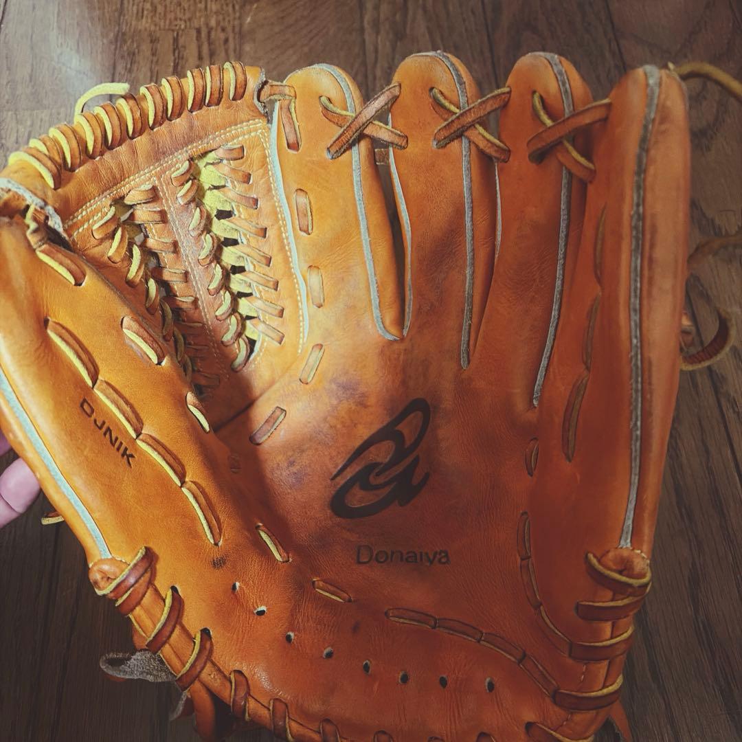 ドナイヤ　グローブ　内野手用