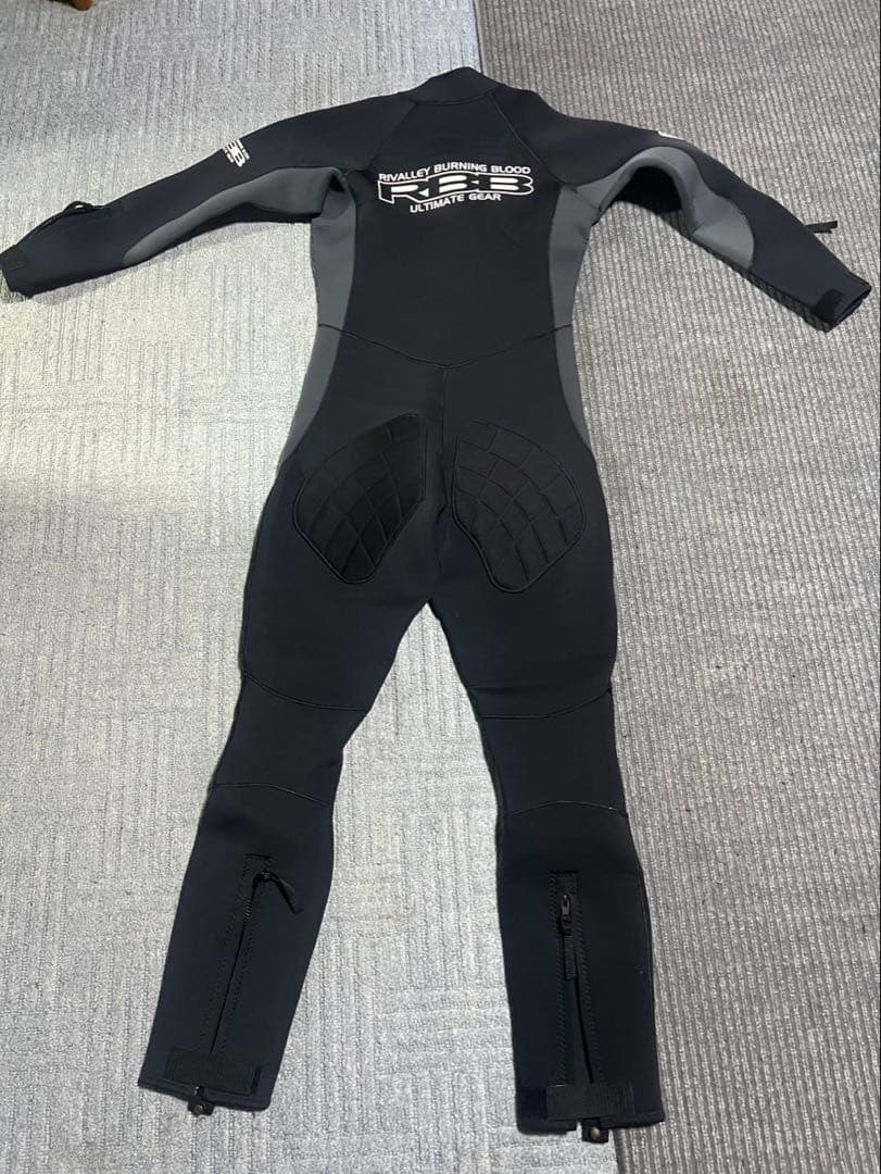 RBB ウェットスーツ　リバレイ　新品同様　美品