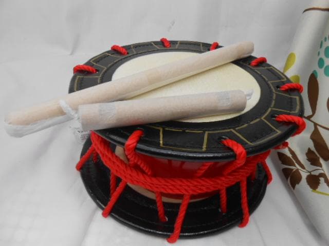 (送料無料)14.980円　Rエイサー締め太鼓25cm 撥付き　跳ねよう