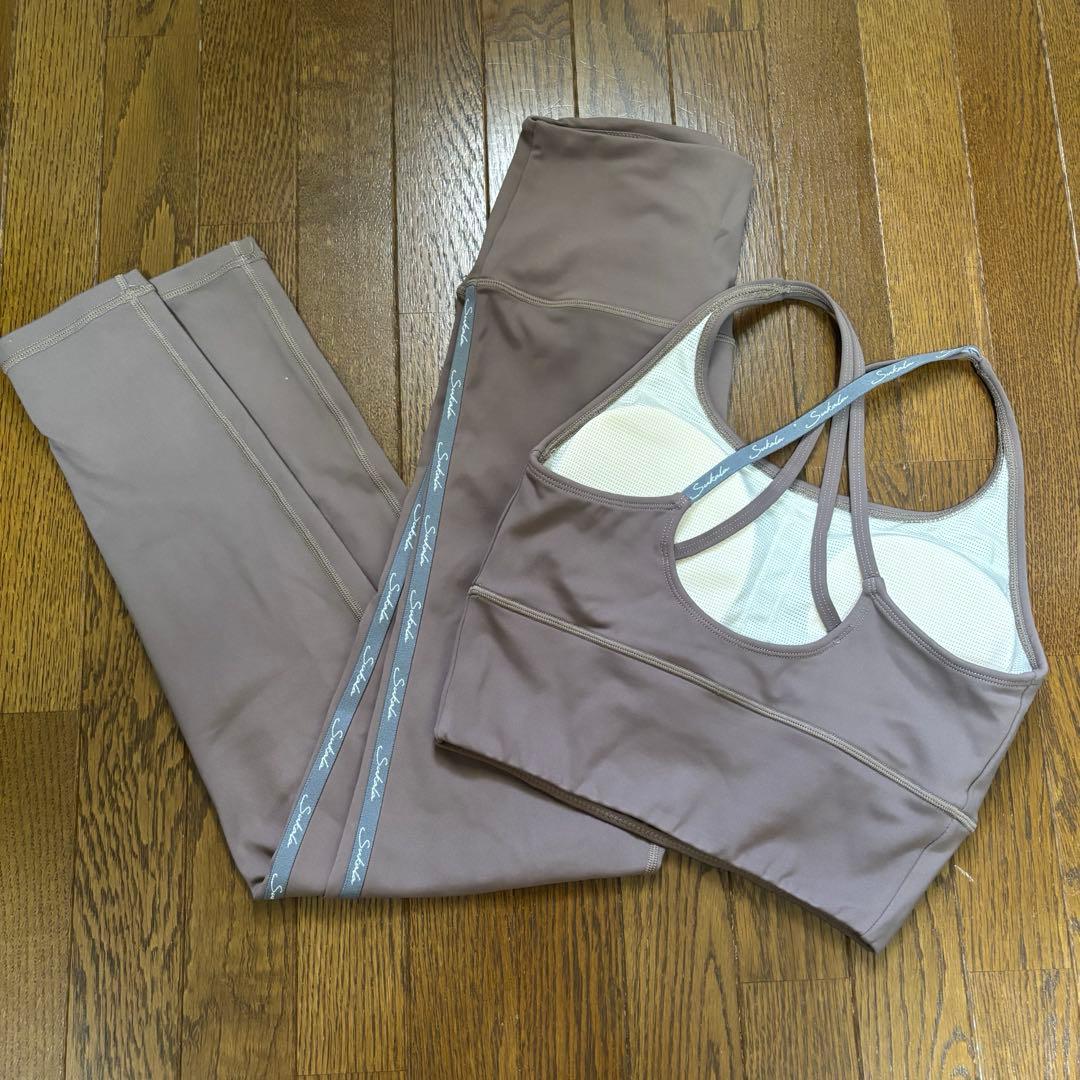 SUKALA　LAVA　ベーシックロゴブラトップ　とレギンスブラウン　Sサイズ