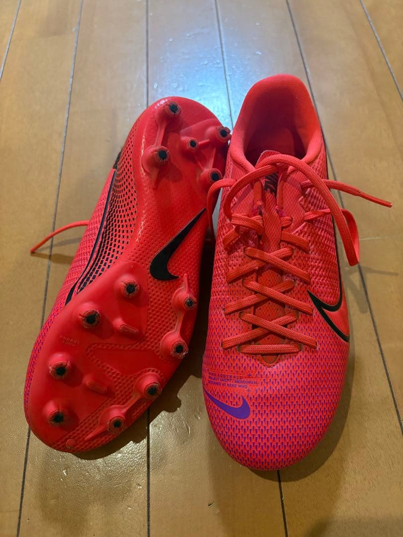 Nike ピンク サッカーシューズ、スパイク