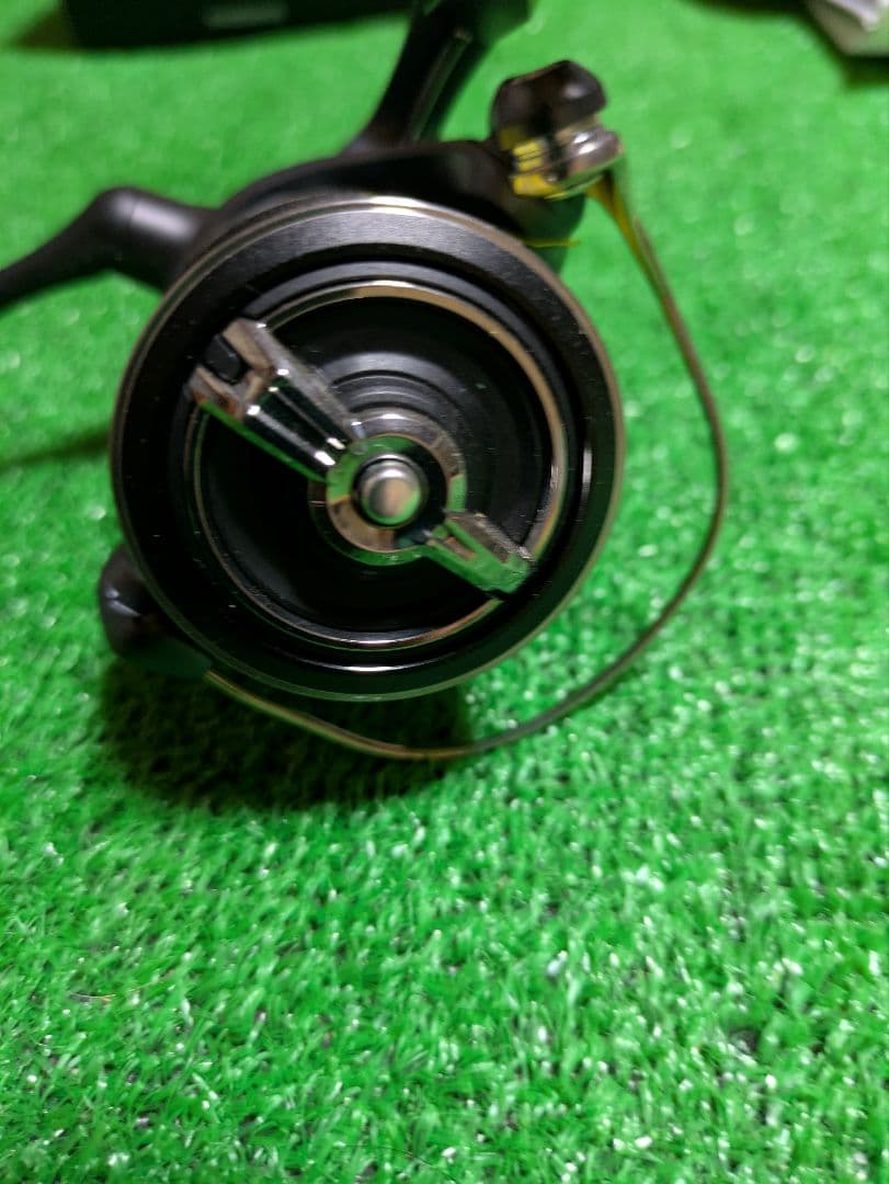 シマノ ハイパーフォース LB C3000MHG スピニングリール