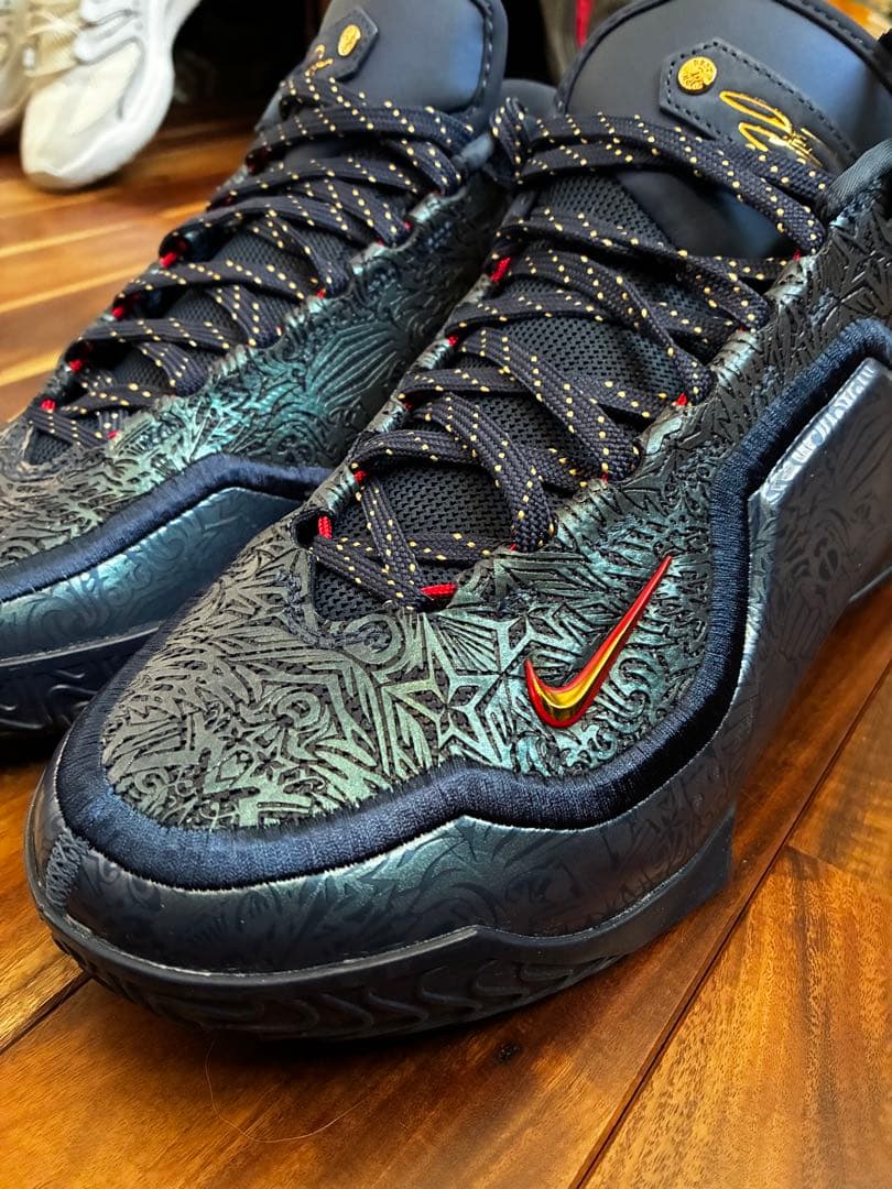 NIKE レブロン23