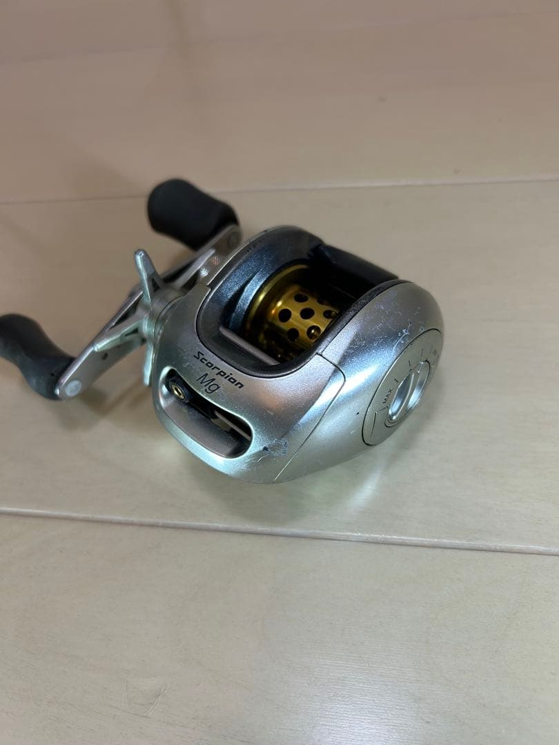 シマノ　スコーピオンMg 1000 右ハンドル オマケ付き