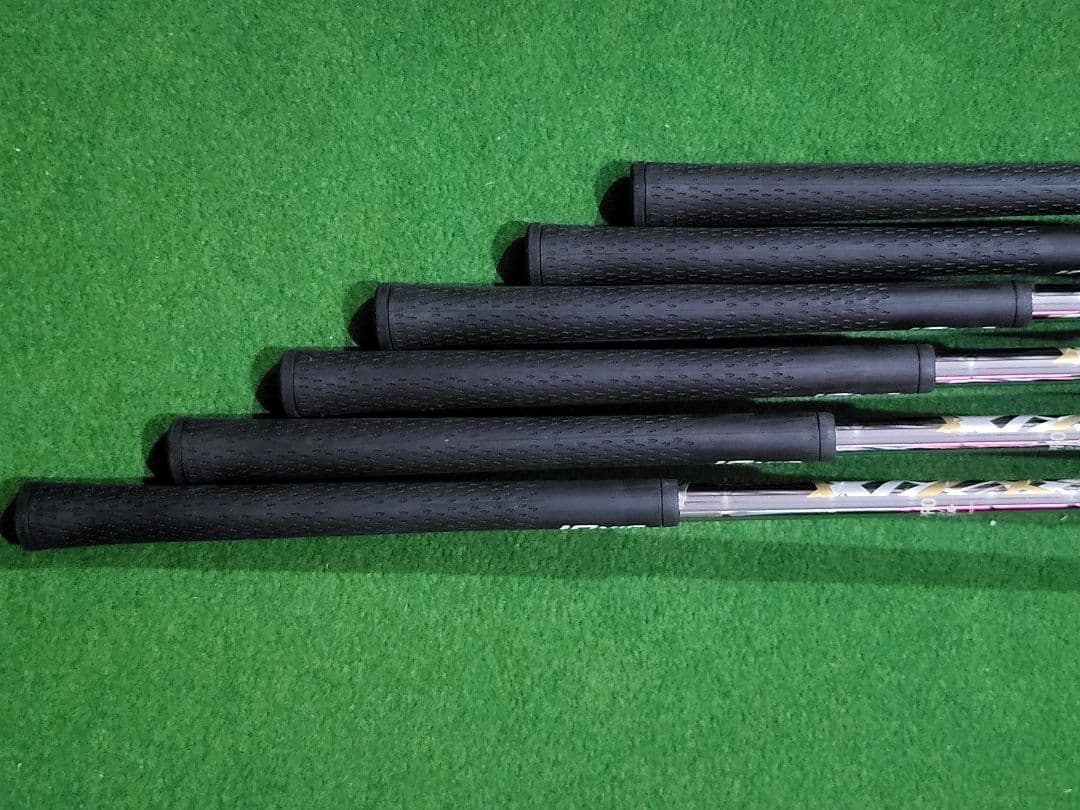 スリクソンZ545 限定ブラック 5番～PW (グリップ新品)
