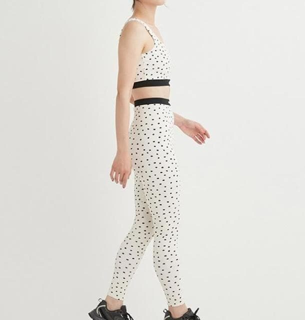 emmi yoga エミ ヨガ ウェア 上下セット ドット柄 アイボリー 新品