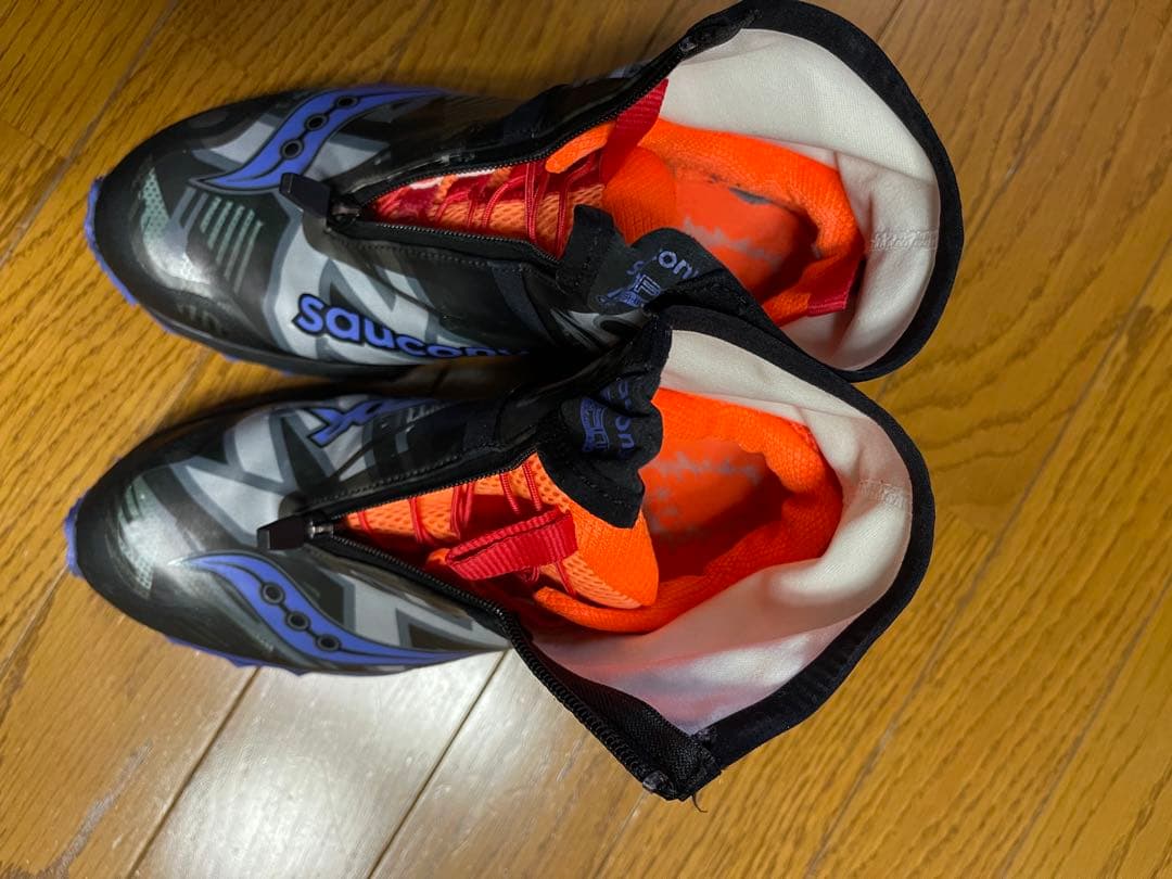 aucony サッカニー ランシューズ 防水 ビブラム 冬ラン 美品　24㎝