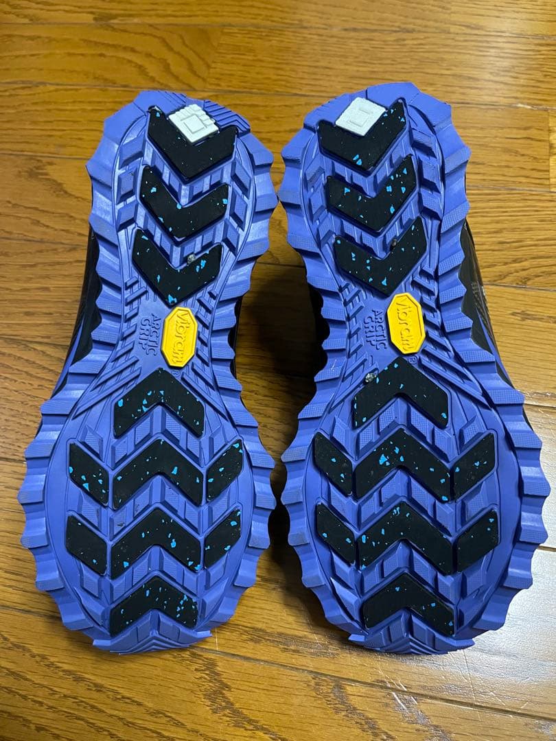 aucony サッカニー ランシューズ 防水 ビブラム 冬ラン 美品　24㎝