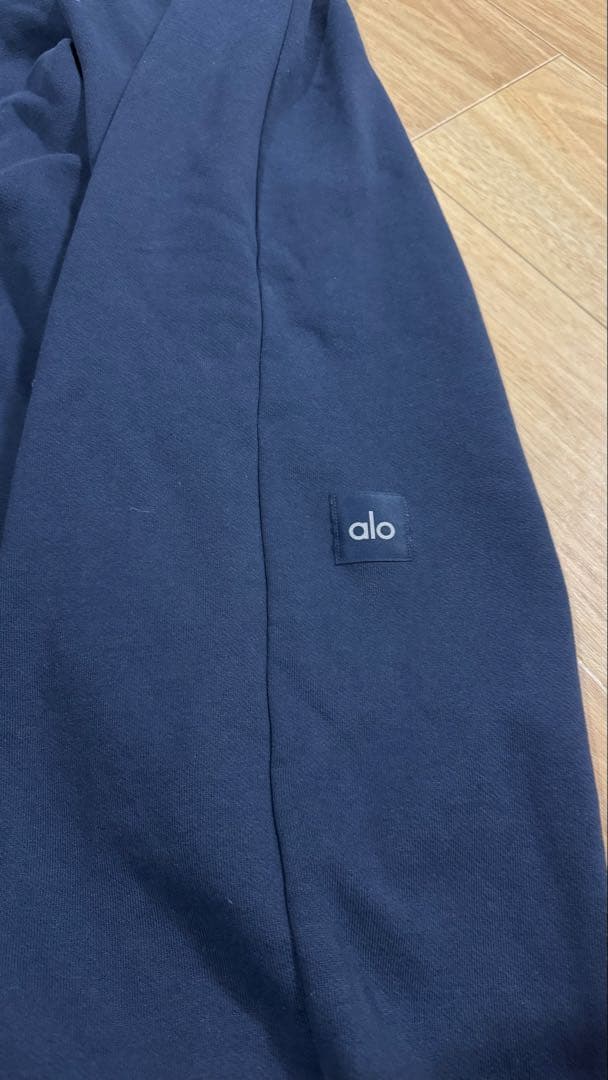 alo ボトムス