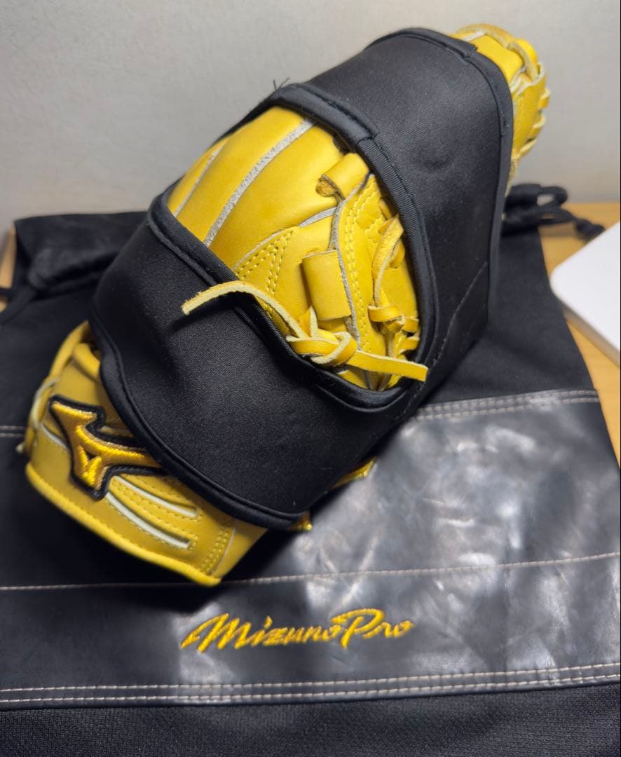 Mizuno Pro 硬式グローブ イエロー