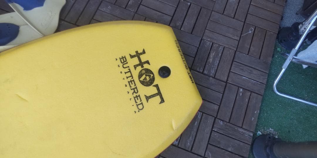 HOT BUTTERED　ボディボード　Mサイズフィン付き　中古