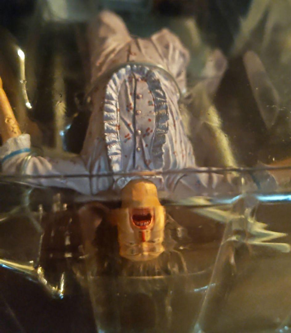 THE EXORCIST REGAN (SPIDER-WALK) フィギュア