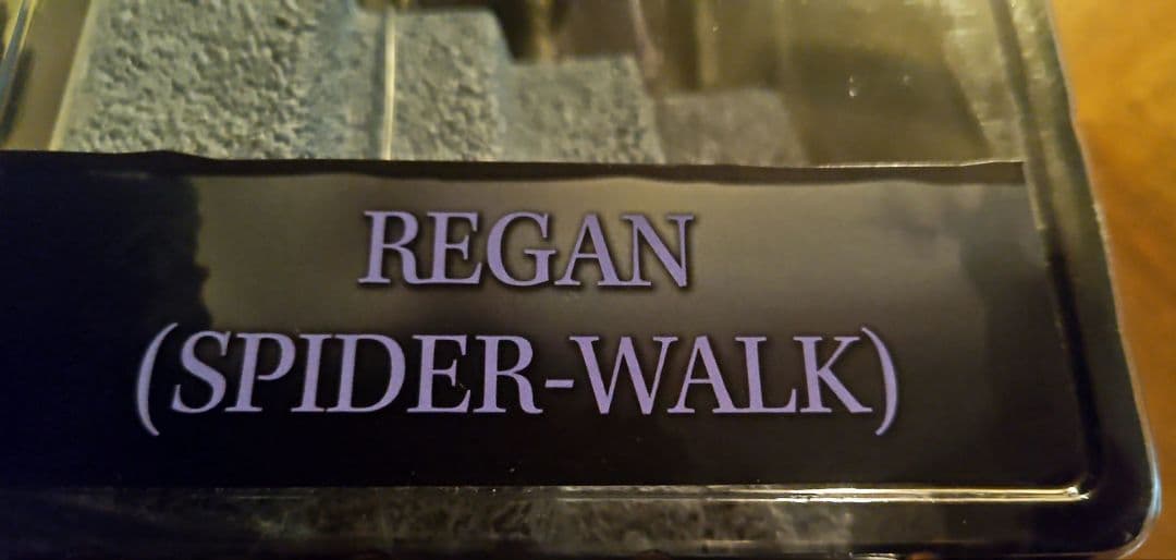 THE EXORCIST REGAN (SPIDER-WALK) フィギュア