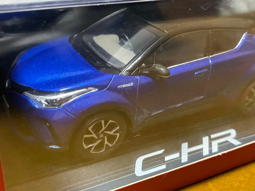1/30 トヨタ C-HR(ブラック×ネビュラブルーメタリック) カラーサンプル