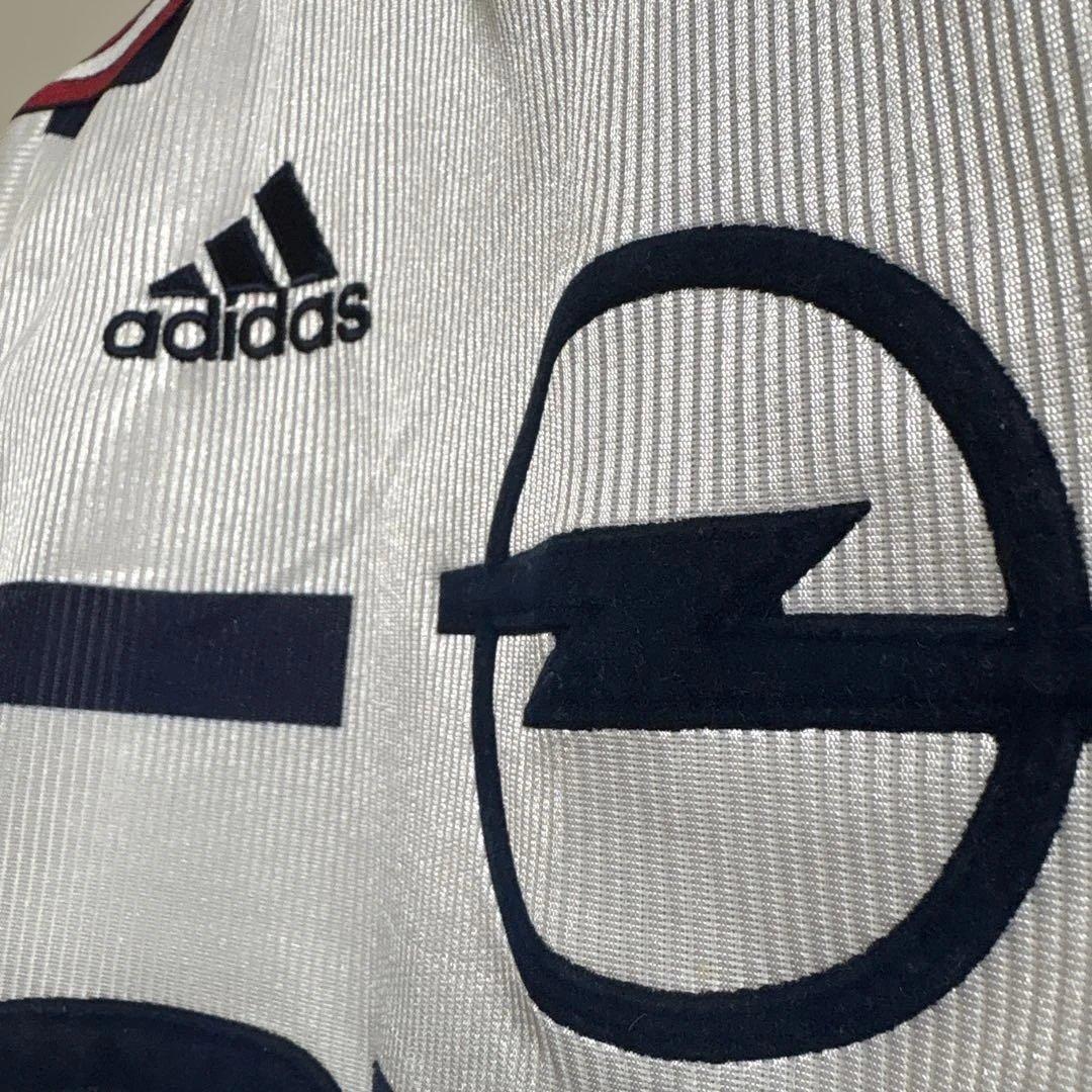バイエルン　サッカーユニフォームadidas 90s ヴィンテージ　ユニセックス