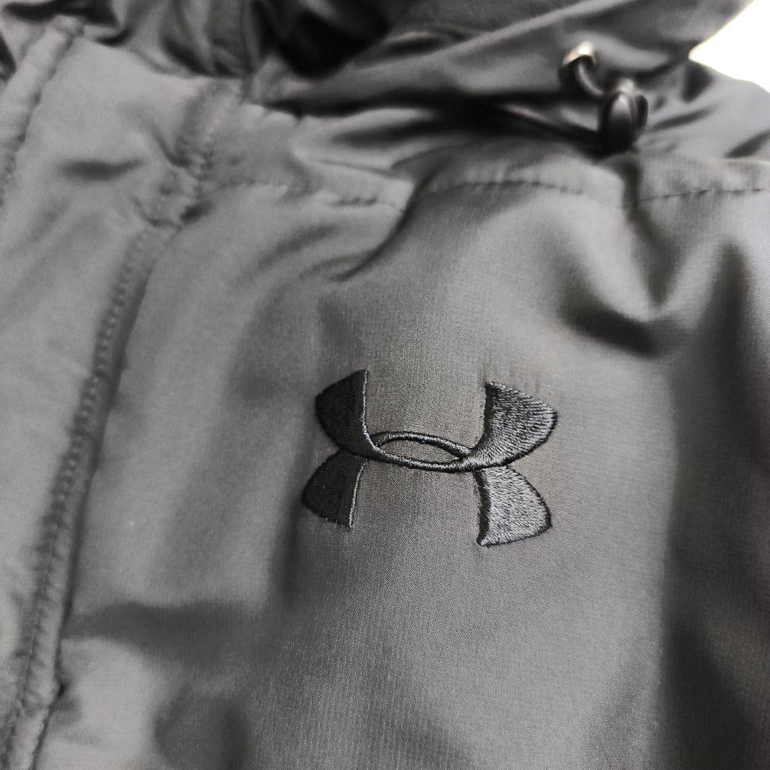 極美品✨ UNDER ARMOUR アンダーアーマー ベンチコート ロゴ刺繍 黒