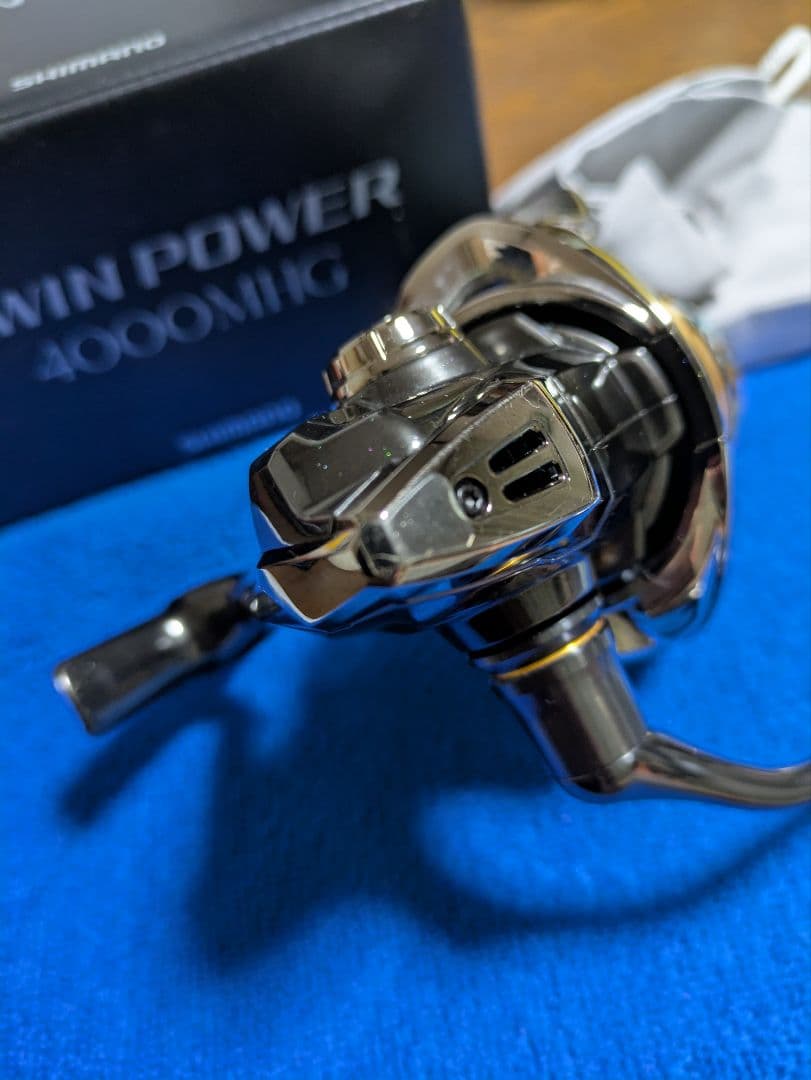 SHIMANO 20TWIN POWER 4000MHG 中古美品
