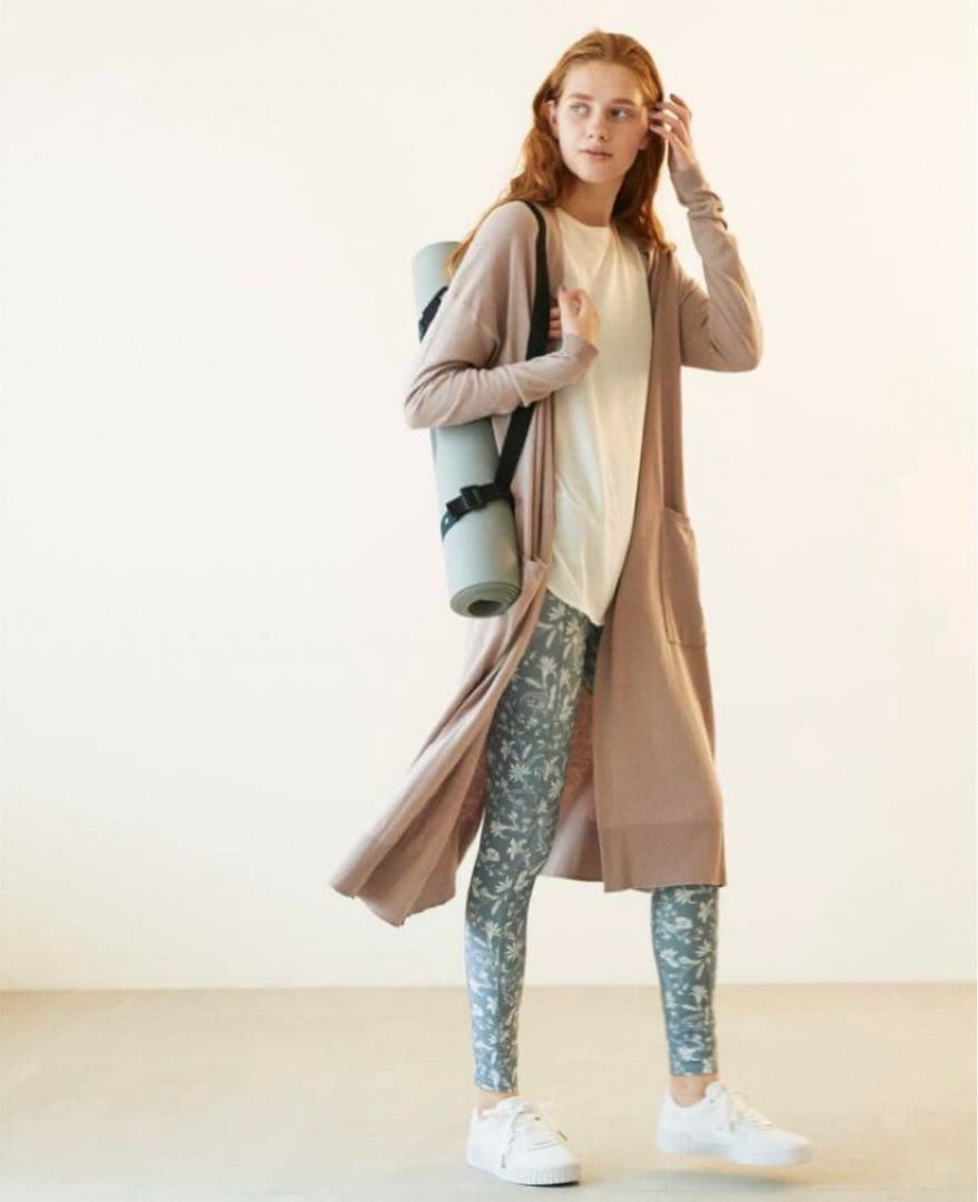 美品◯emmi yoga◯ヨガウェア◯上下セット◯花柄◯ピラティス◯スポーツ