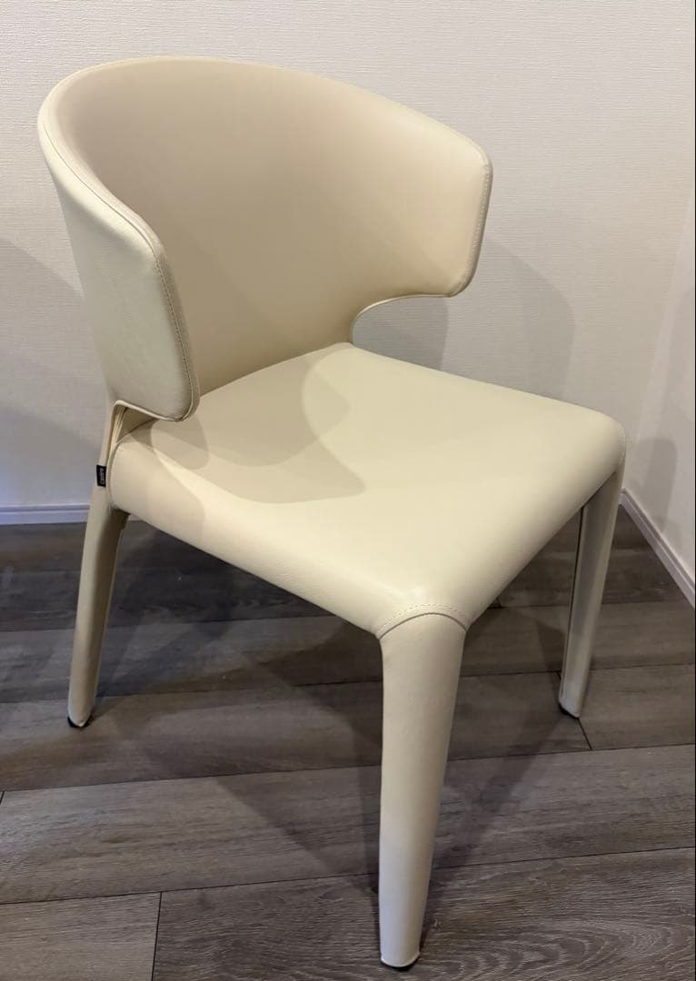 367 HOLA CASSINA IXCラテベージュ HIRO