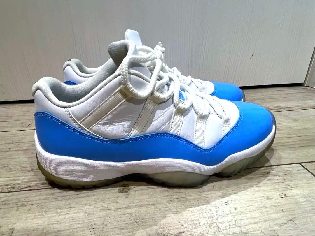 美品Air Jordan 11 Low u.n.c ノースキャロライナ