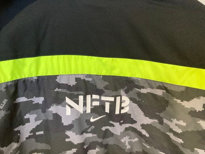 ナイキ　NFTB 迷彩ベンチコート　アウター　ジャケット