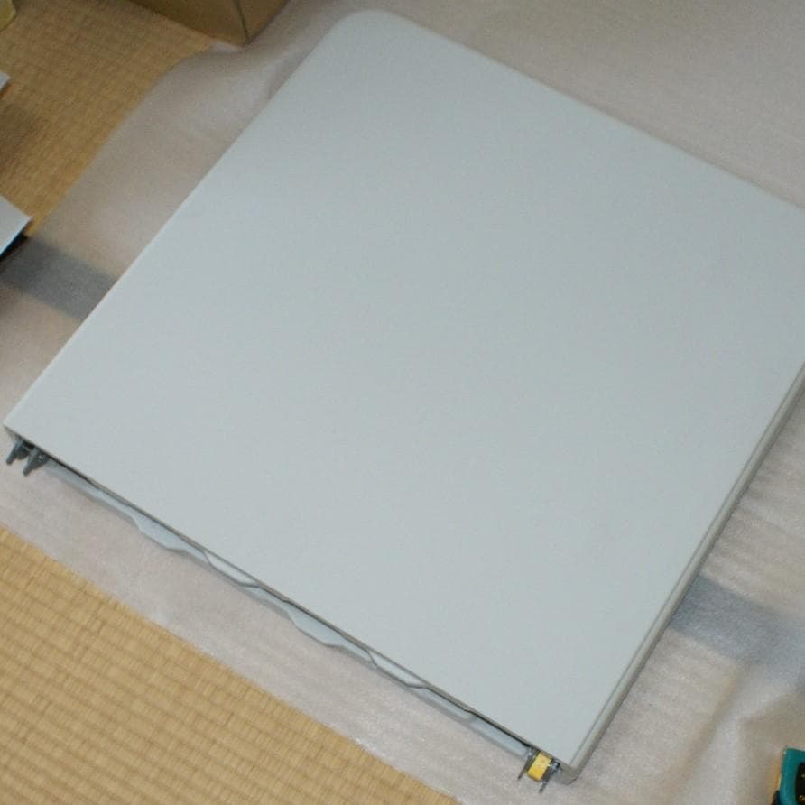 二つ折り畳み式 大型デスク１台 ホワイト 新古品