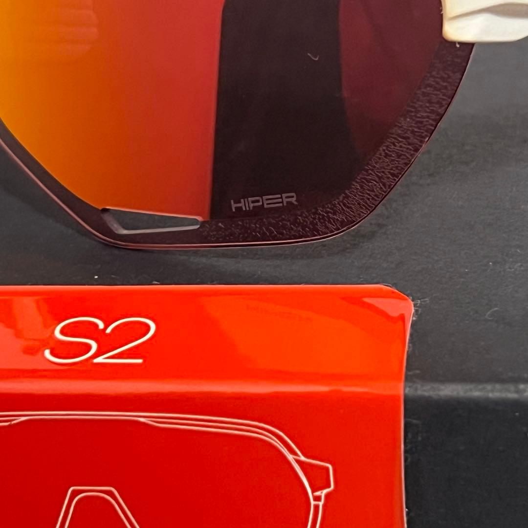 100% ワンハンドレッド サングラス S2 White HiPER Red