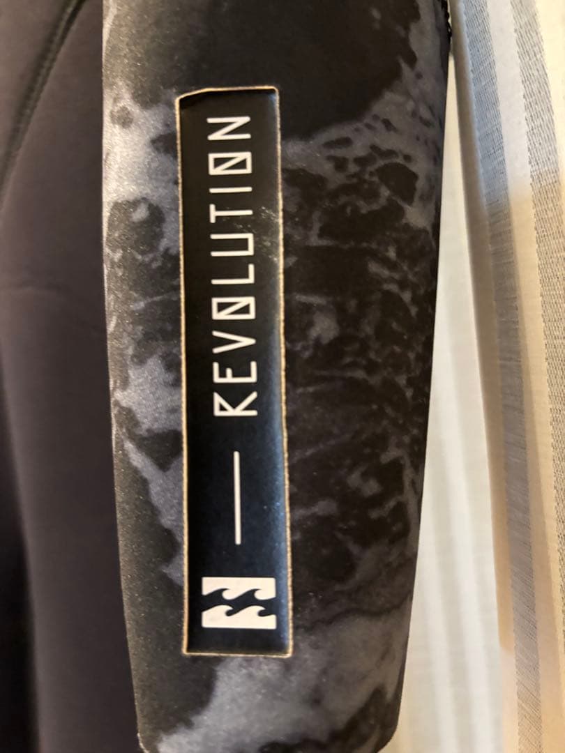 Billabong Revolution フルスーツ ブラック