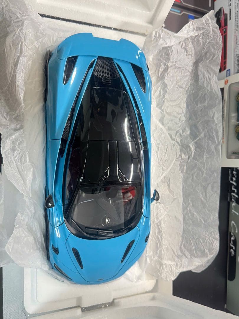 マクラーレン 765LT 1/18 スケールモデルミニカー