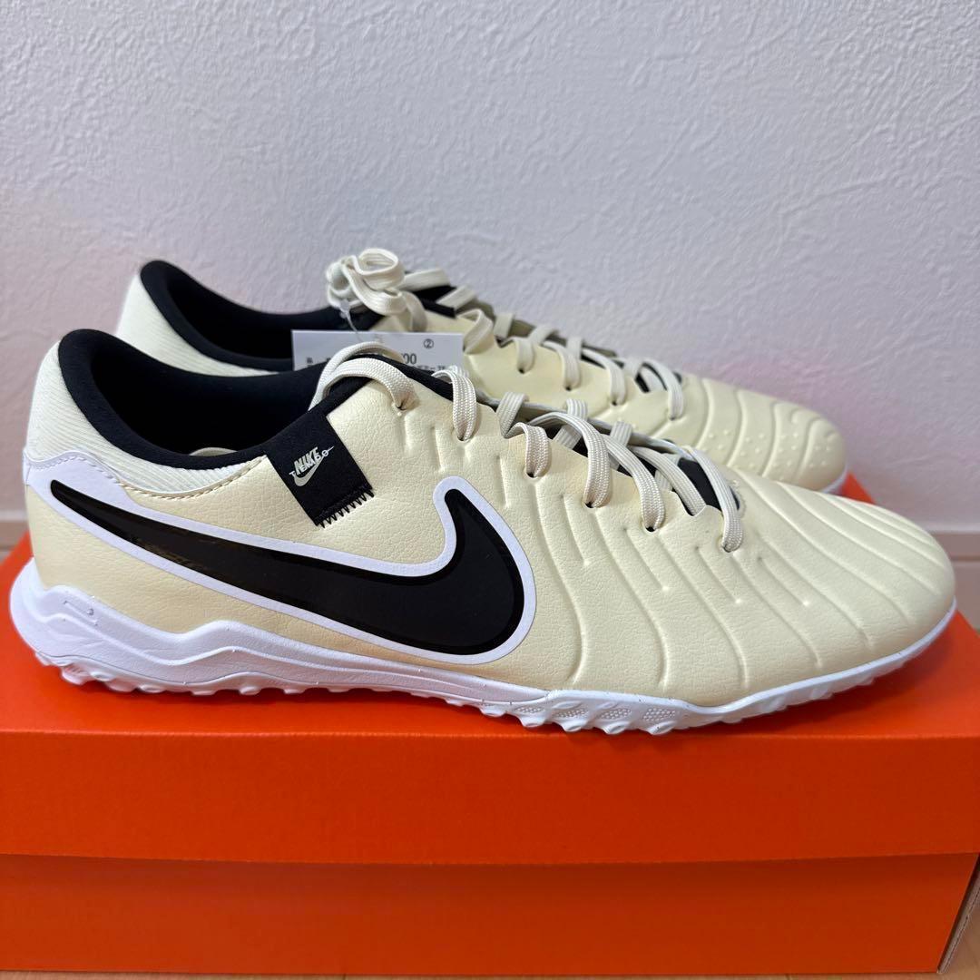 NIKE レジェンド10アカデミーTF サッカー　トレシュー　白　27.5 新品