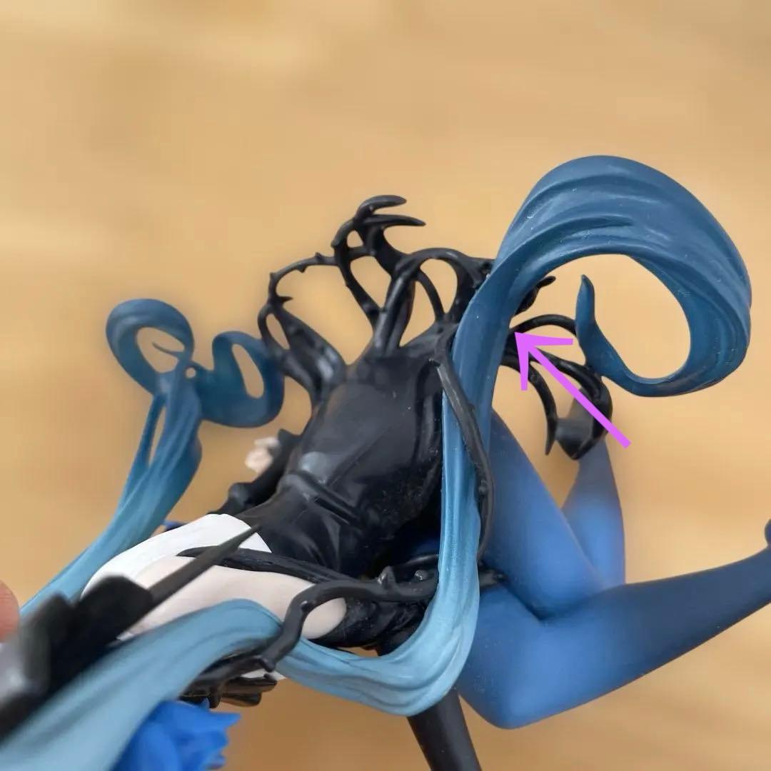 初音ミクフィギュア　肩ズン　缶バッジ