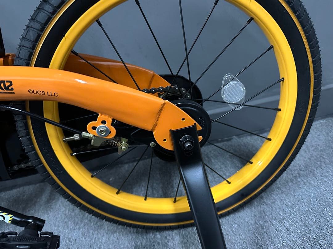 【新品・未使用】ミニオンズ 子供用自転車 18インチ 補助輪付き 正規デザイン