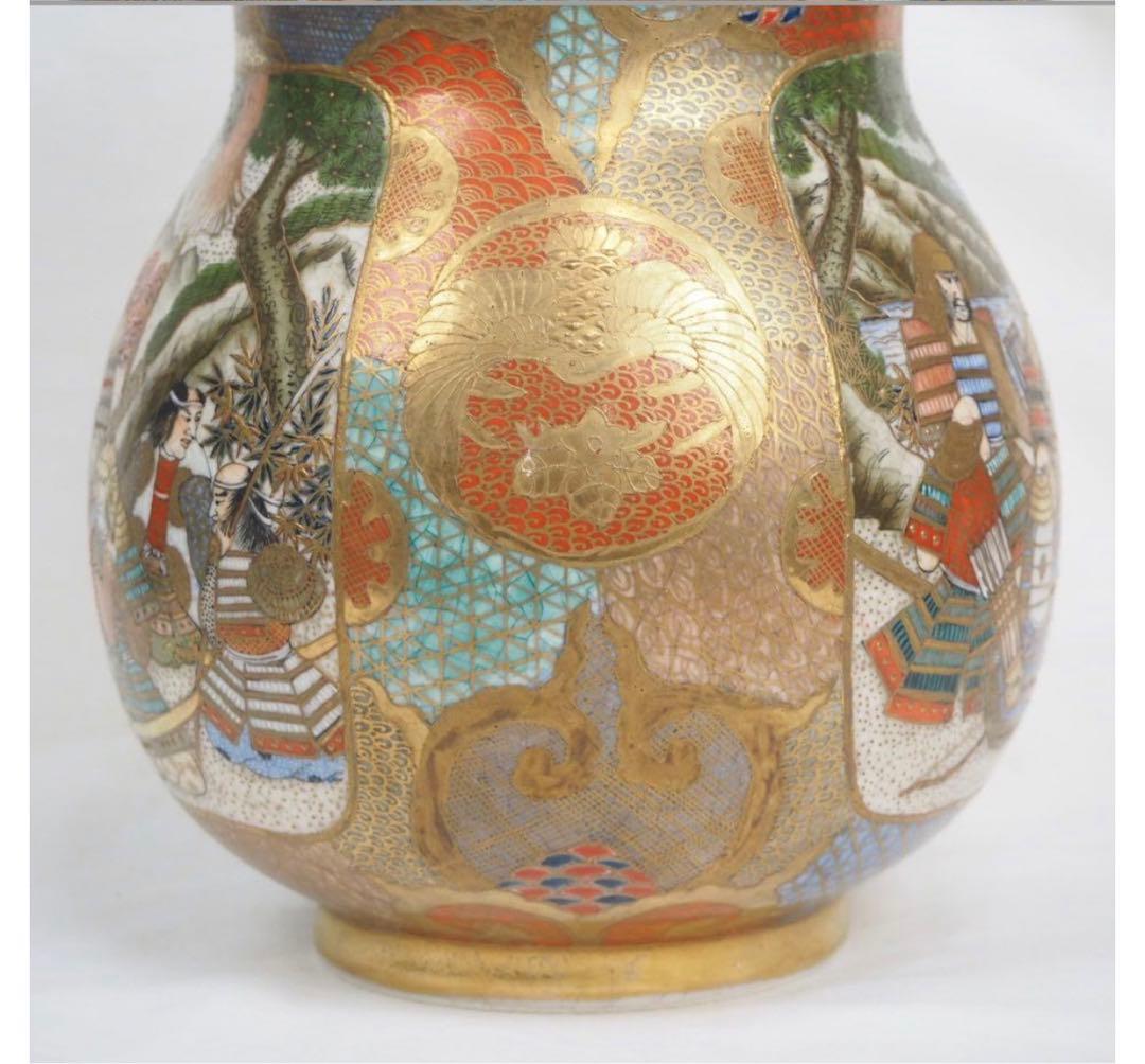 送料無料　明治期 薩摩焼 丸十字家紋　色絵金彩人物図瓢箪形花瓶　高さ23.5ｃｍ