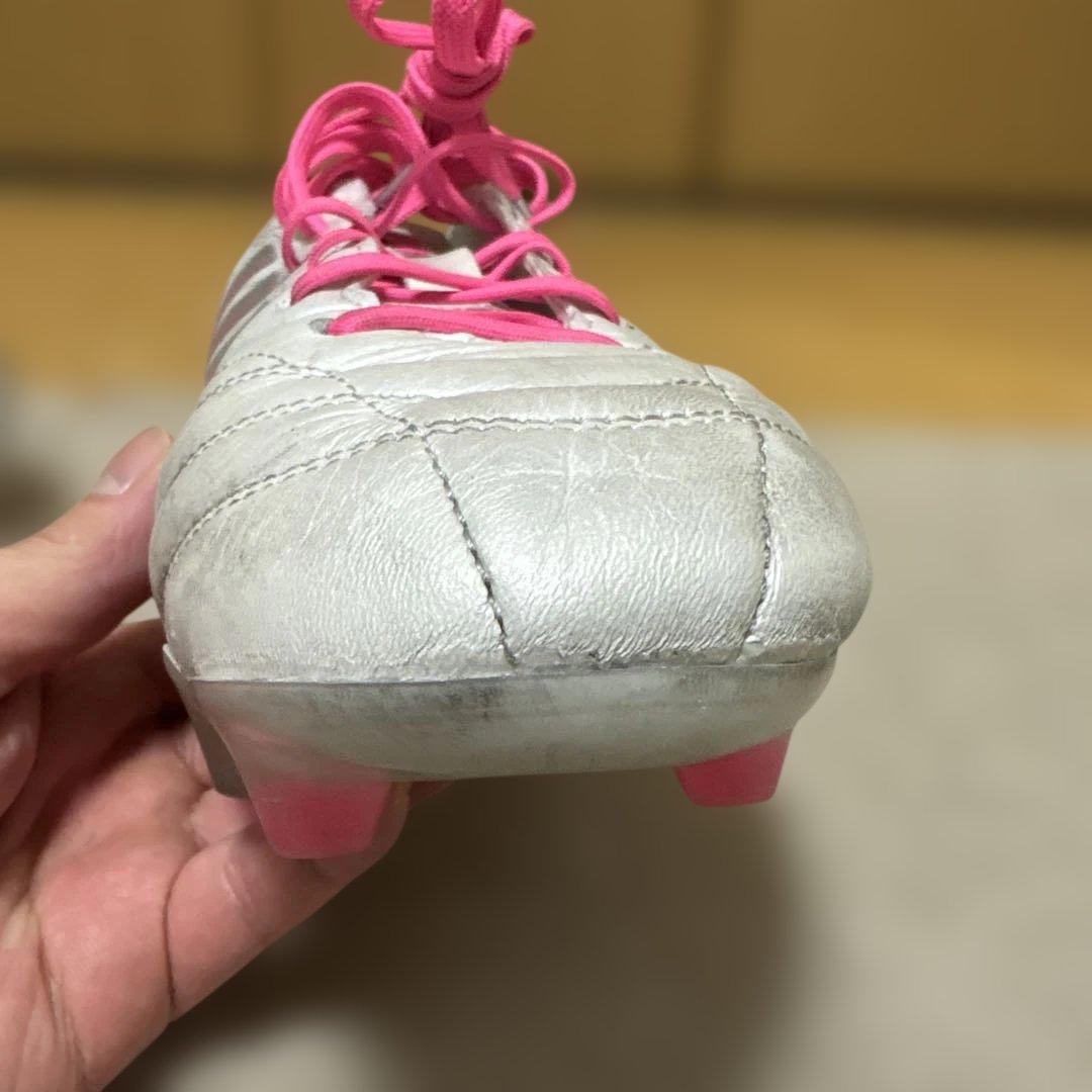 adidas サッカーシューズ シルバー/ピンク