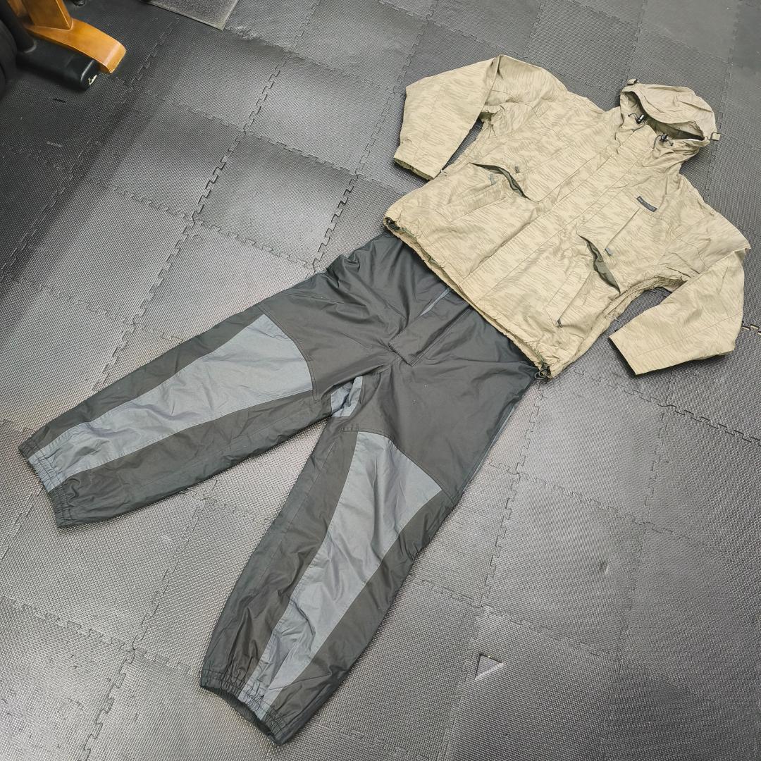 GUSH ガッシュ LIPNER　　スノーボードウェア 上下セット