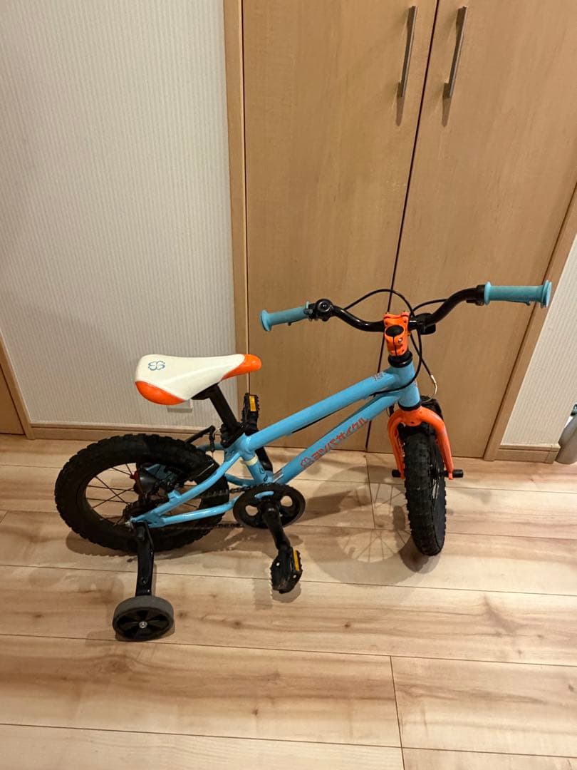 ヨツバサイクル 14インチ 美品　補助輪付　ラムネブルー　送料込み