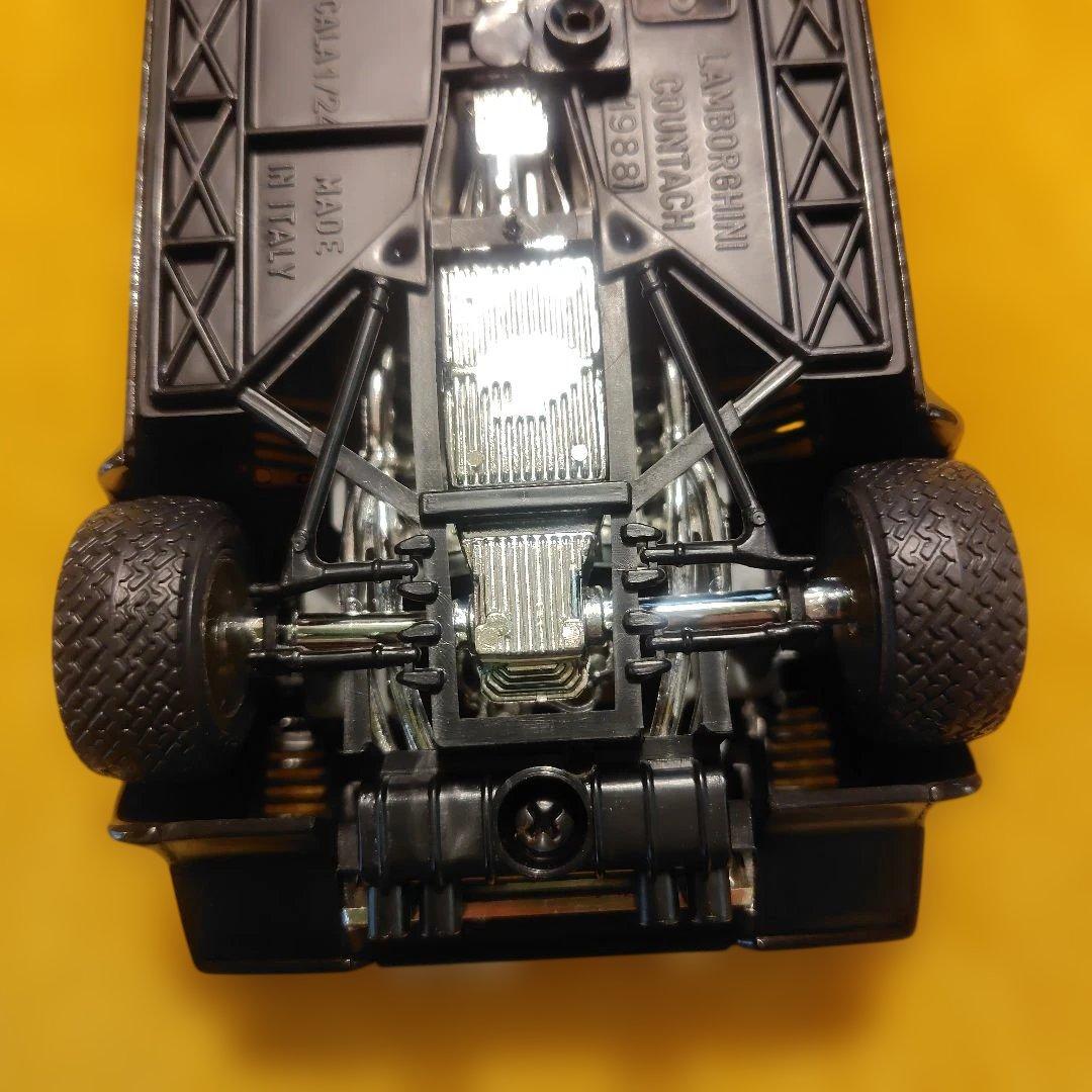 burago LAMBORGHINI COUNTACH（1988） 1/24