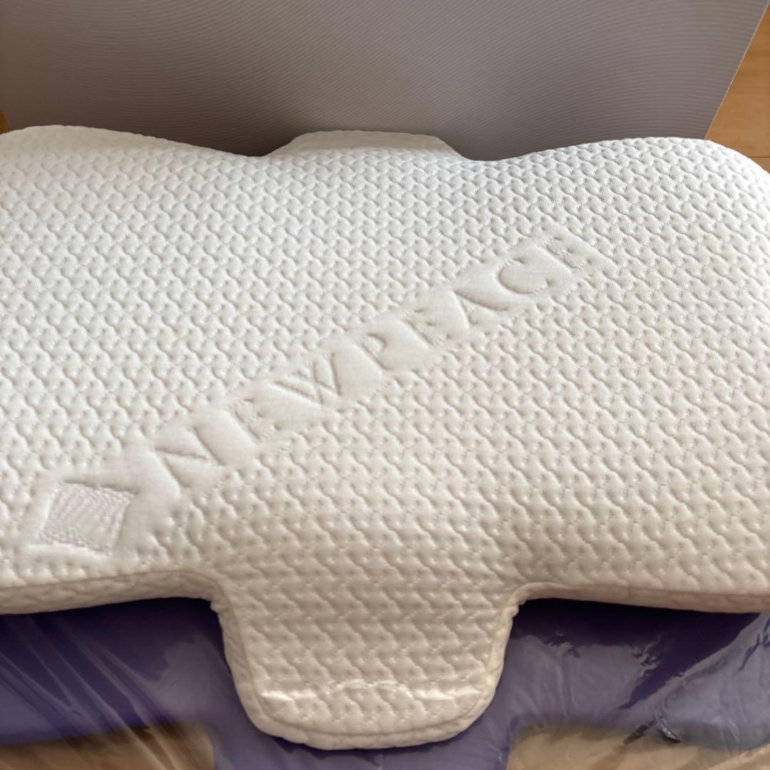 リファ　正規品　NEWPEACE 枕　ピロー　首枕 ホワイト