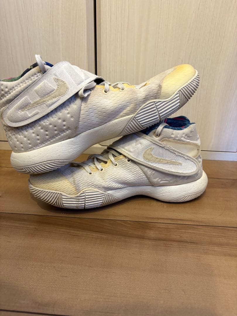 Nike Kyrie 2 What the ナイキ　カイリー2