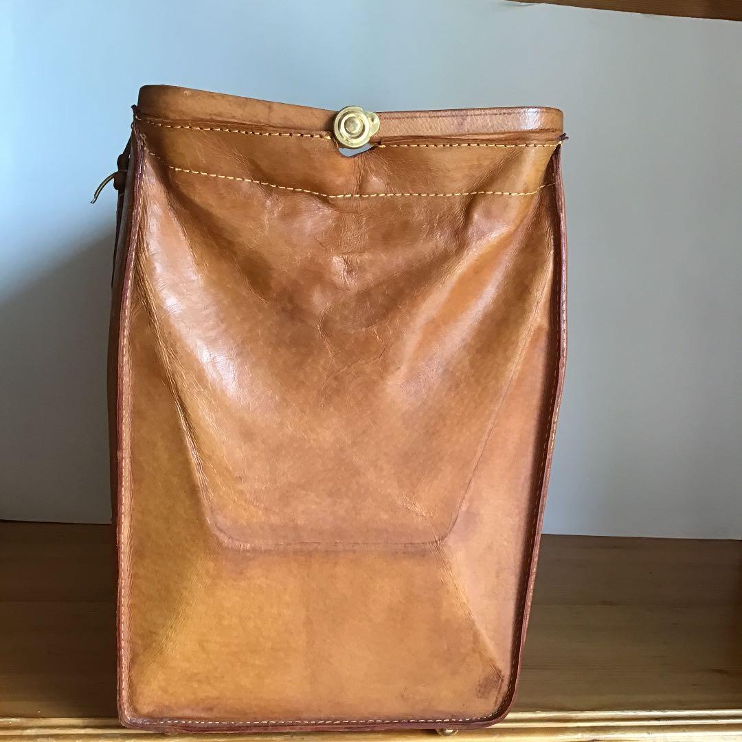 ヴィンテージ革製の収納バックです