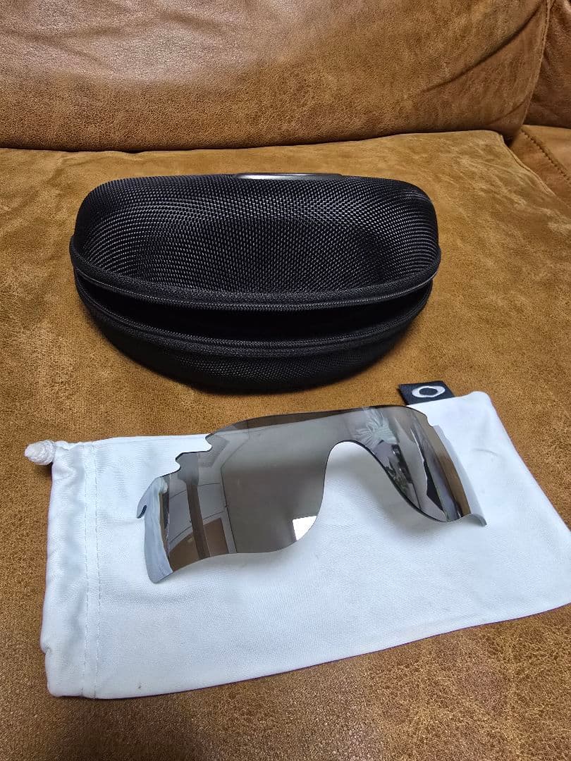 Oakley Radar ホワイト/レッド